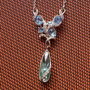 Elegant Silver and Blue Pendant Necklace